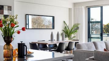 Apartamento luxo, vista para o parque | Área de estar