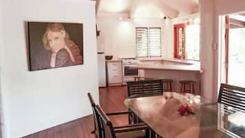 Family Villa, 2 Bedrooms, Pool View | Living area