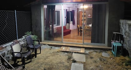 Peaceful 1-bedroom family-friendly Pet-friendly farmhouse in Dodhani, New Panvel