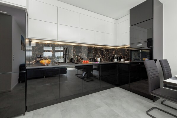 Apartment, 2 Schlafzimmer, Balkon | Eigene Küche | Kühlschrank, Ofen, Herdplatte, Geschirrspüler