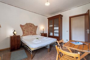 Apartamento familiar, varias habitaciones (Basilico House In Mulinetti) | 2 dormitorios, tabla de planchar con plancha, wifi y ropa de cama