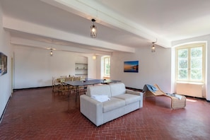 Familienapartment, 2 Schlafzimmer, Mikrowelle (Salvia House In Mulinetti) | Wohnbereich
