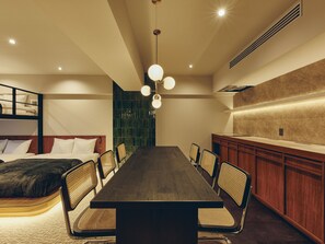 Superior Room | In-room dining - illi Tas Shinjuku (Tokyo)