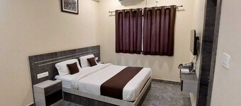 โฮ เทล รอยัลส์