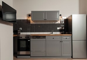 Mikrowelle, Ofen, Herdplatte, Geschirrspüler