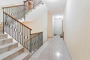 Interior - Modern and equipped 30sqm apartment, located 2min far from Piazza Mazzini. The location is between the Central Station and the wonderful historical center and it is ideally placed to move comfortably in the city. In less than 15min on foot you can reach (Padova)