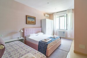 2 bedrooms, bed sheets - Rimini near the sea elegant Apartment (Rimini)