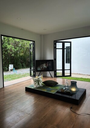 Reception - Waste Land Homestay & Resort Chiangmai (San Pa Thong)