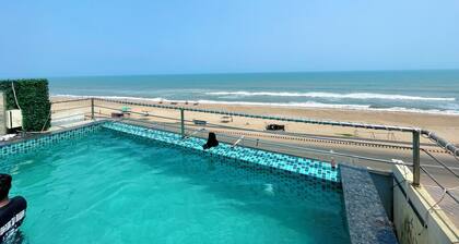 TBS Sea View - Full AC- Pool & Breakfast
