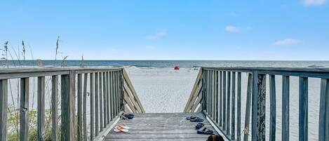 Playa en los alrededores, windsurf, kayaks y paseos en botes de motor