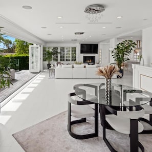 House | 5 bedrooms - 1423 Floresta Place (Pacific Palisades)