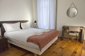 2 chambres, fer et planche à repasser, Wi-Fi, draps fournis