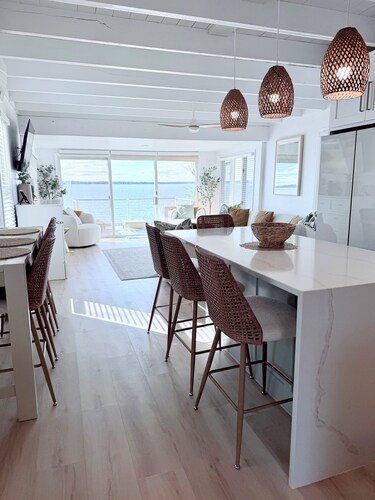 The Lakeview w/ the BEST location & views!  Newly remodeled Lakefront home! 🌴 