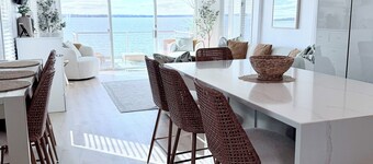 The Lakeview w/ the BEST location & views!  Newly remodeled Lakefront home! 🌴 