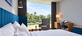 THE DEMOCRACY HOTEL & RESORT