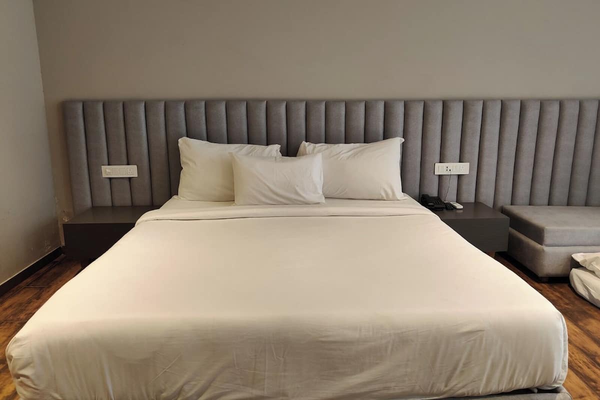 Deluxe Double Room, Garden View | Free WiFi