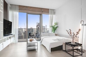 1 bedroom, desk, iron/ironing board, WiFi - Marina View 1BR — Chic Stay in Dubai’s Vibrant Walk Near Dining & Attractions (Dubai)