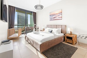2 bedrooms, desk, iron/ironing board, WiFi - Downtown 2BR | Skyline Views & Prime Dubai Stay Near Burj Khalifa, Mall (Dubai)