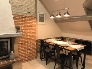 Dining - Apartment "l'envie d'ailleurs" 2 beautiful rooms in the heart of Honfleur (Honfleur)
