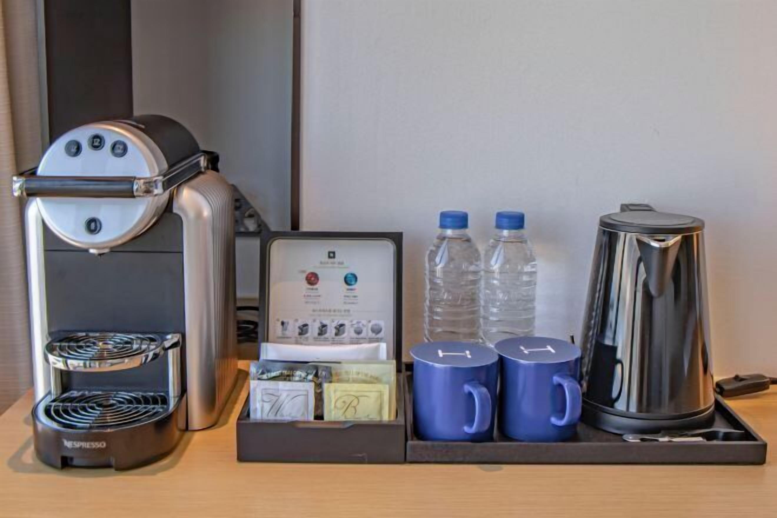 Kaffe og/eller kaffemaskin