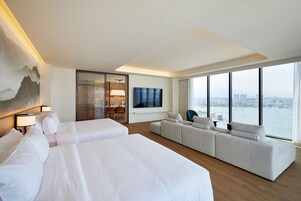 Cubrecamas, colchones con pillow-top y minibar 