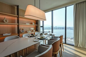 TV LED, các kênh phim chiếu ra mắt, các kênh phim phải trả tiền 