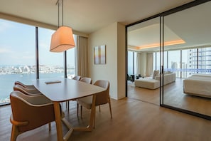 Homm Suite, 2 King Beds, Ocean + Lake View