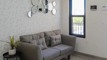 Una Smart TV, una oficina