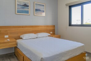 2 bedrooms, iron/ironing board, travel cot, free WiFi