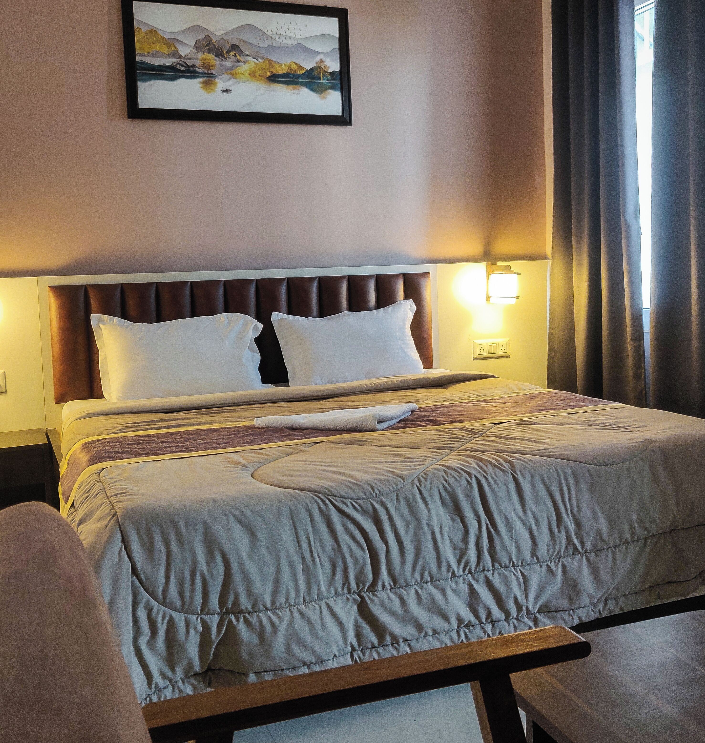 Kahden hengen premium-huone, parveke | Ilmainen Wi-Fi