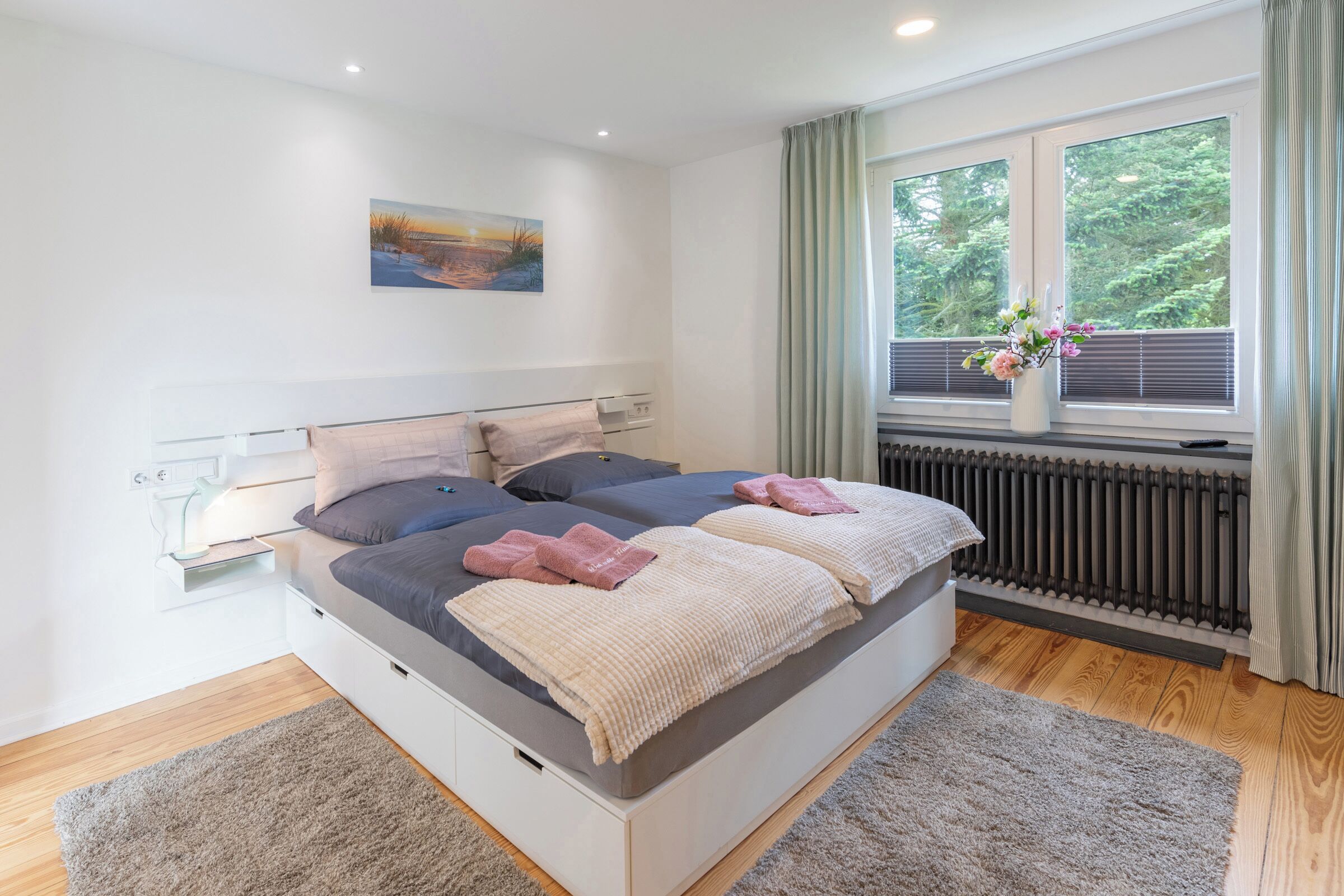 5 Schlafzimmer, Schreibtisch, Bügeleisen/Bügelbrett, Reisekinderbett
