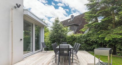 Ferienhaus "dat Witte Hus am Friedrichberg" in Husum für bis zu 12 Personen