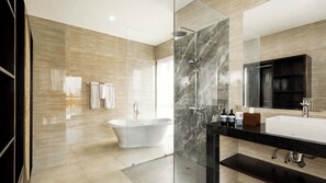 Luxury Villa, 6 Bedrooms, Private Pool, Pool View | Bathroom