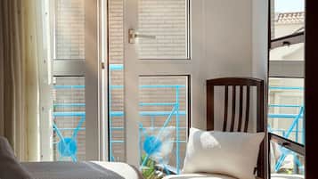 2 dormitorios, tabla de planchar con plancha, wifi y ropa de cama