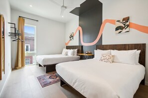 5 bedrooms, desk, iron/ironing board, travel crib