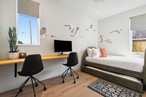 5 bedrooms, desk, iron/ironing board, travel cot