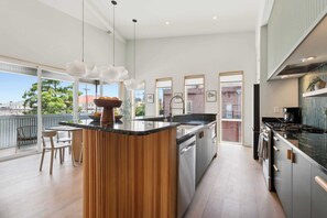 Microwave, oven, dishwasher, coffee/tea maker - NOLA | Heated Pool | Private Hot Tub (New Orleans)