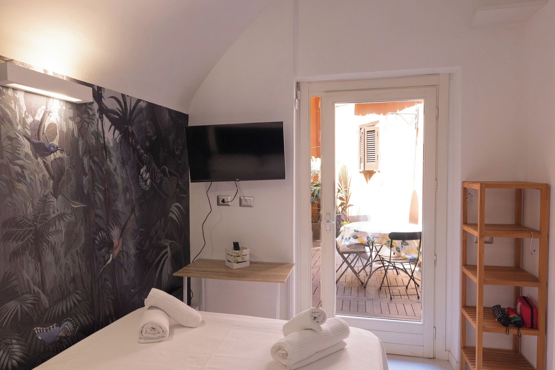 Deluxe Studio, Courtyard Area | Iron/ironing board, free WiFi