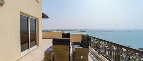 Leilighet – deluxe, balkong, sjøutsikt | Balkong