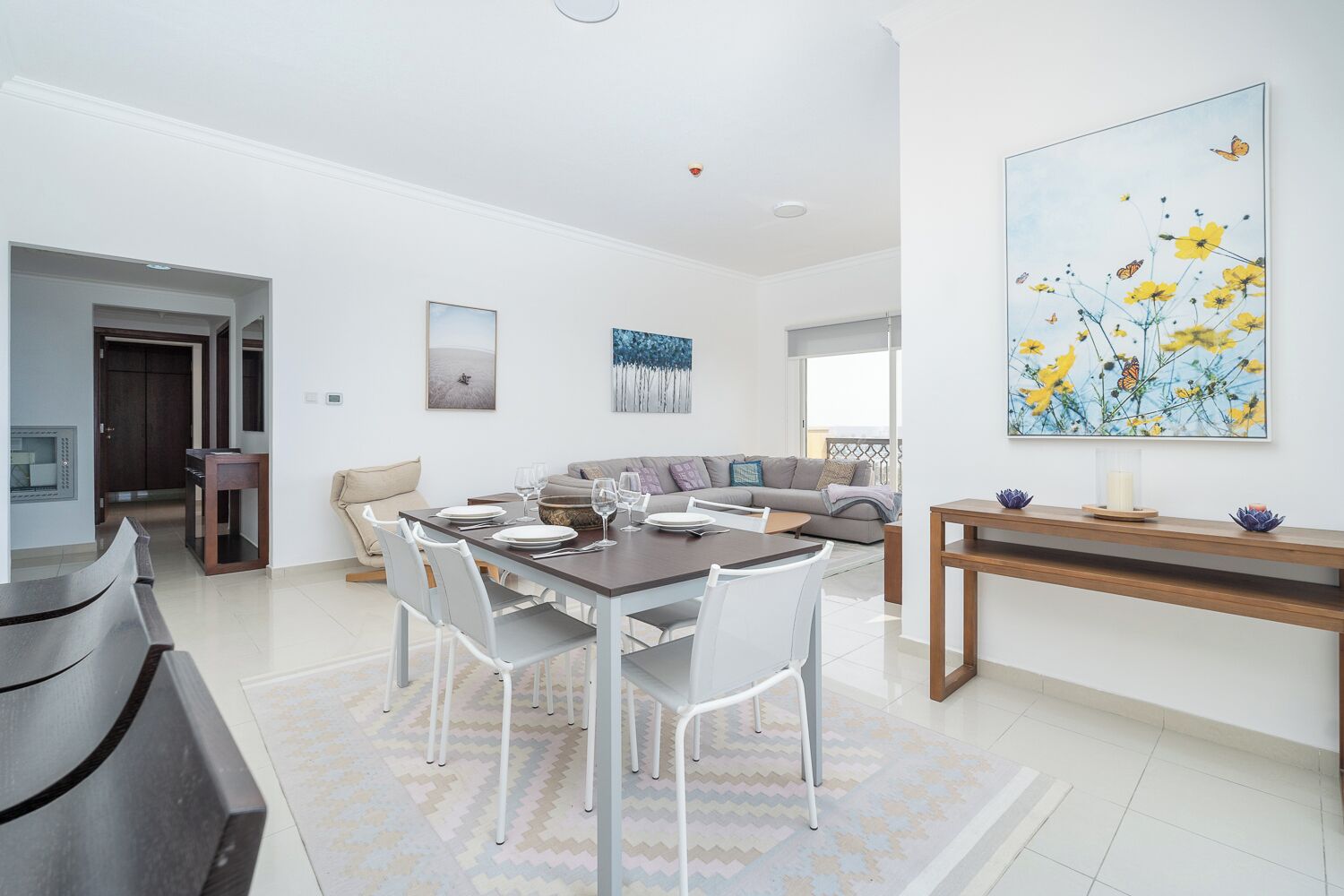 Deluxe Apartment, Balcony, Sea View | Dining room
