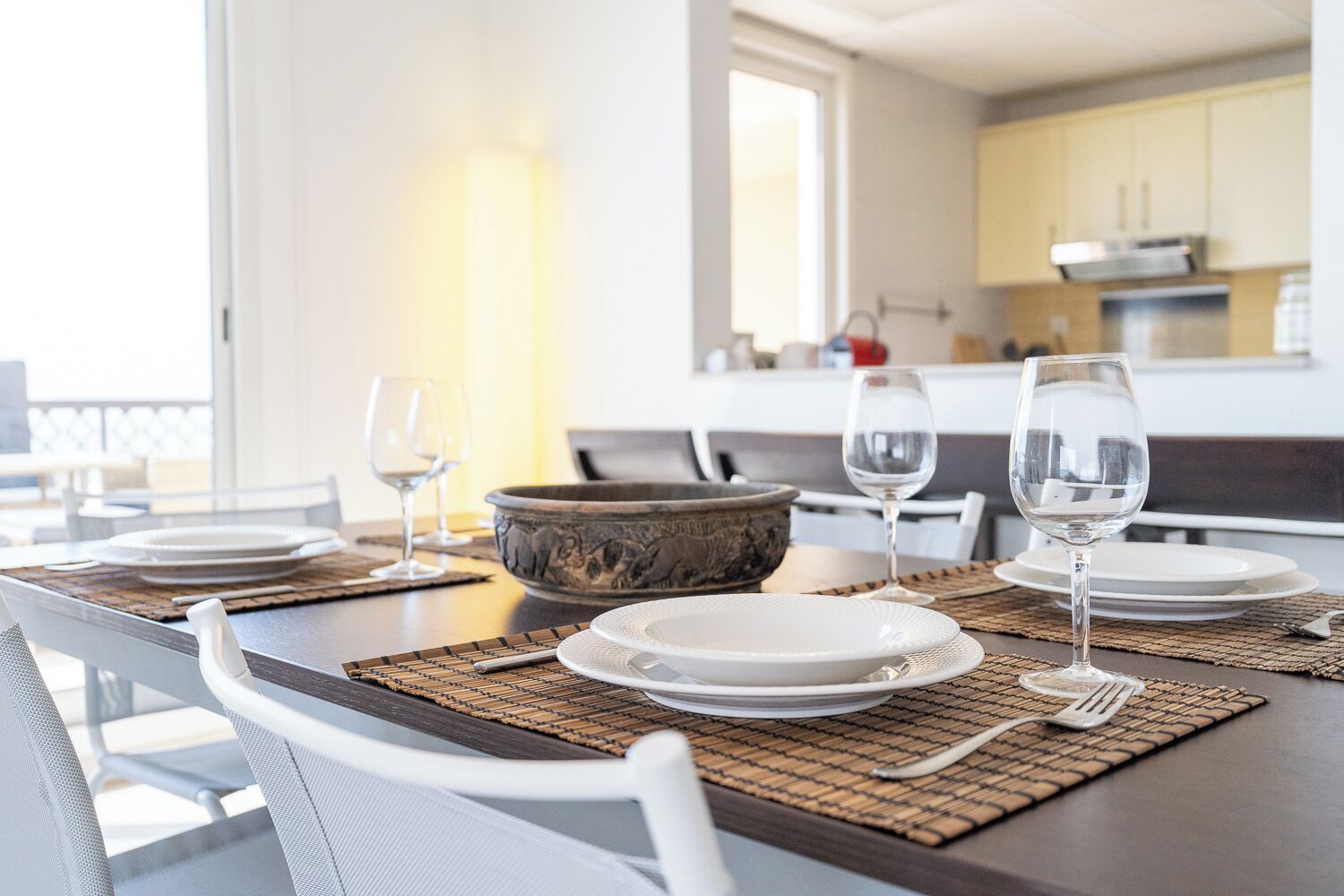 Deluxe Apartment, Balcony, Sea View | Dining room