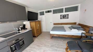 Studio | Individuell dekoriert, individuell eingerichtet, Schreibtisch