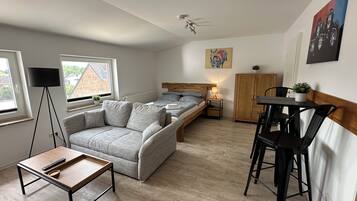 Studio | Individuell dekoriert, individuell eingerichtet, Schreibtisch