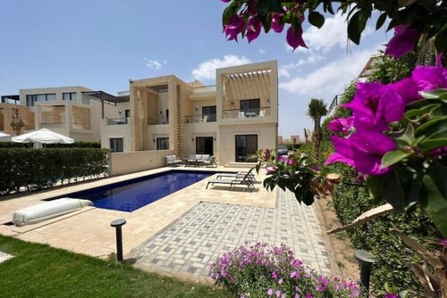 Aesthetic 3Bdr Villa: Your stunning Viewpoint!