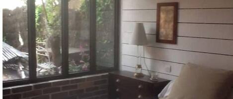 5 bedrooms, bed sheets