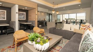 Lobby sitting area - The Weaver (Austin)