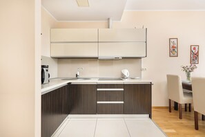 アパートメント 1 ベッドルーム バルコニー ビーチサイド | 専用キッチン | 電子レンジ、コーヒー / ティーメーカー、電気ポット、トースター