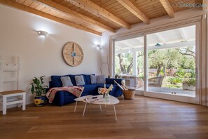 Una Smart TV, libros