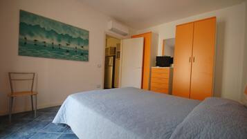 1 chambre, fer et planche Ă repasser, Wi-Fi gratuit, draps fournis