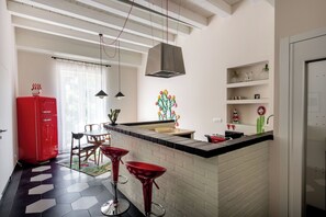 Apartment | Eigene Küche | Kühlschrank, Ofen, Herdplatte, Geschirrspüler